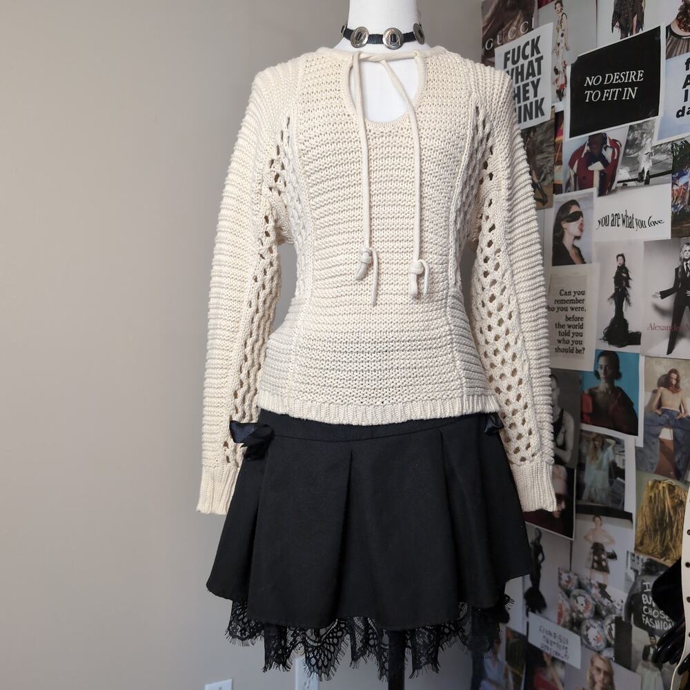 Chunky Open Knit Keyhole Long Sleeve Sweater